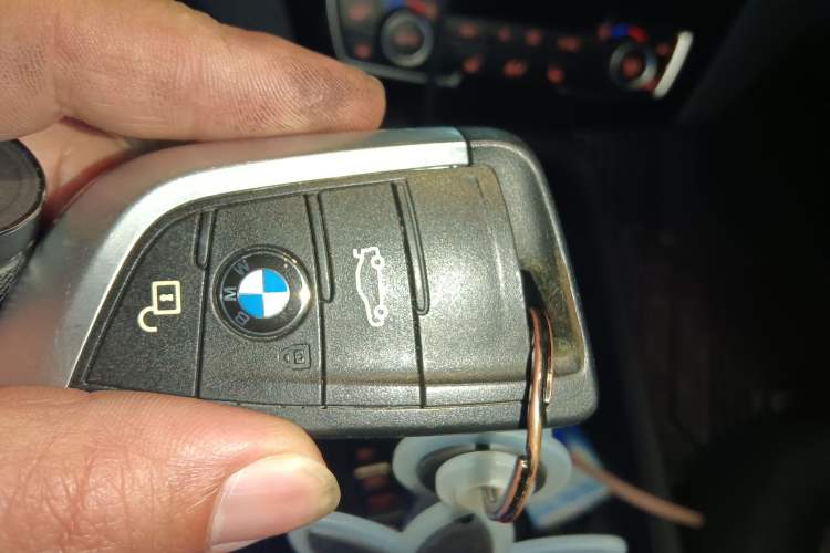 Used BMW X1 2016 sDrive18Li Premium Edition Vehicle Key