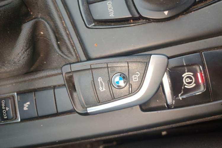 Used BMW X1 2016 sDrive18Li Premium Edition Vehicle Key