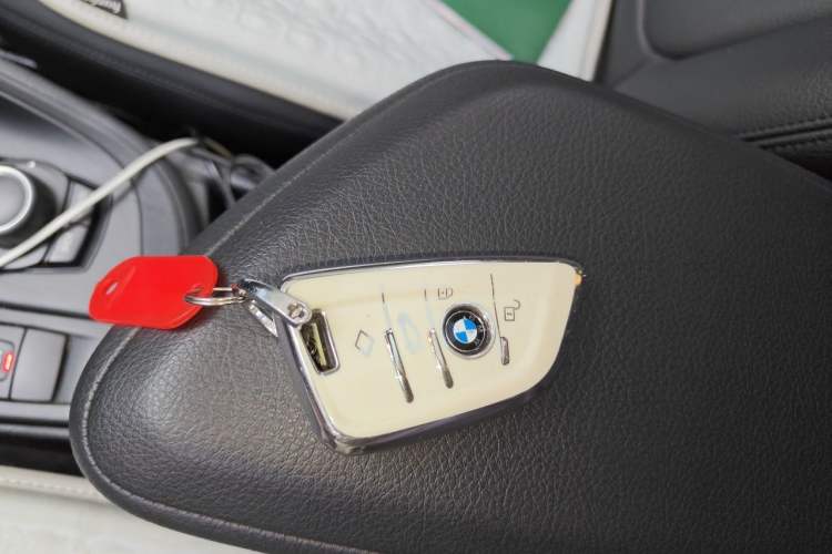 Used BMW X1 2016 sDrive18Li Premium Edition Vehicle Key