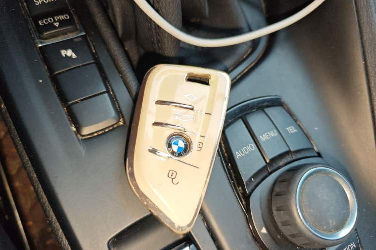 Used BMW X1 2016 sDrive18Li Premium Edition Vehicle Key