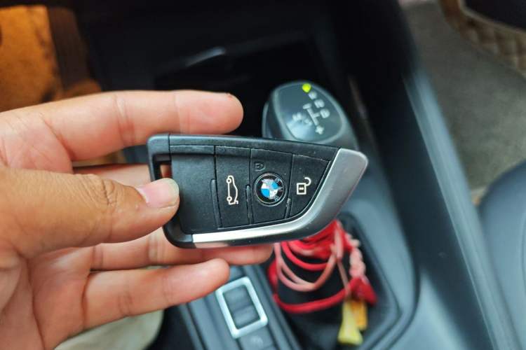 Used BMW X1 2016 sDrive18Li Premium Edition Vehicle Key