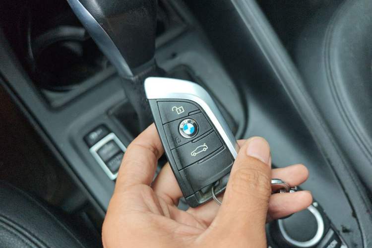 Used BMW X1 2016 sDrive18Li Premium Edition Vehicle Key