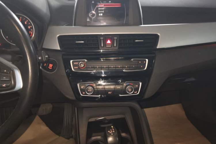 Used BMW X1 2016 sDrive18Li Fashion Model Audio And AC Panel