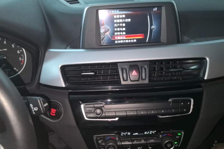 Used BMW X1 2016 sDrive18Li Premium Edition Audio And AC Panel