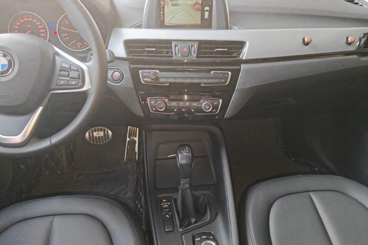 Used BMW X1 2016 sDrive18Li Premium Edition Audio And AC Panel
