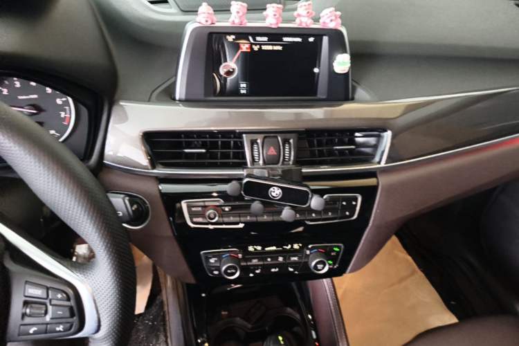 Used BMW X1 2016 sDrive18Li Luxury Model Audio And AC Panel