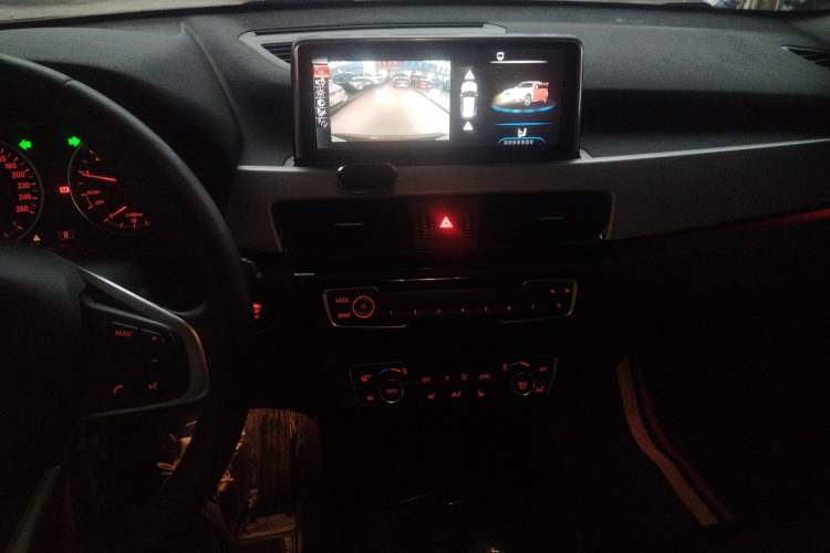 Used BMW X1 2016 sDrive18Li Premium Edition Audio And AC Panel