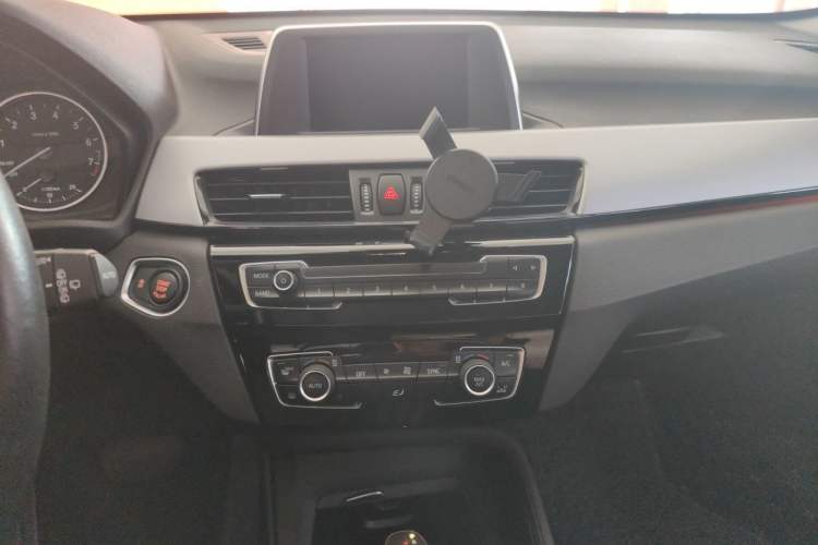 Used BMW X1 2016 sDrive18Li Fashion Model Audio And AC Panel