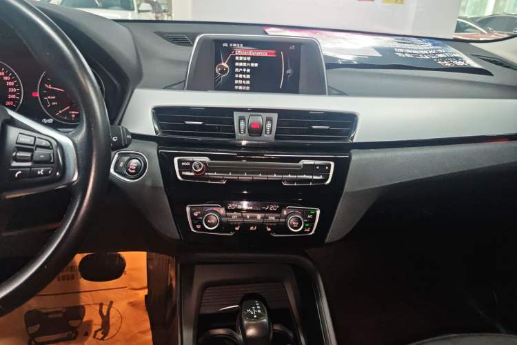 Used BMW X1 2016 sDrive18Li Premium Edition Audio And AC Panel