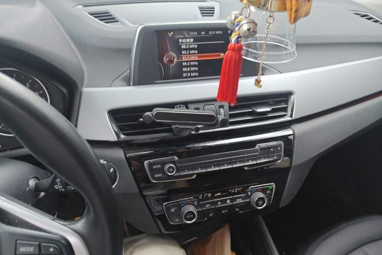 Used BMW X1 2016 sDrive18Li Premium Edition Audio And AC Panel