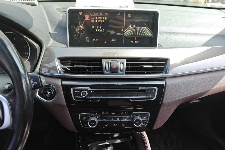 Used BMW X1 2016 sDrive18Li Luxury Model Audio And AC Panel