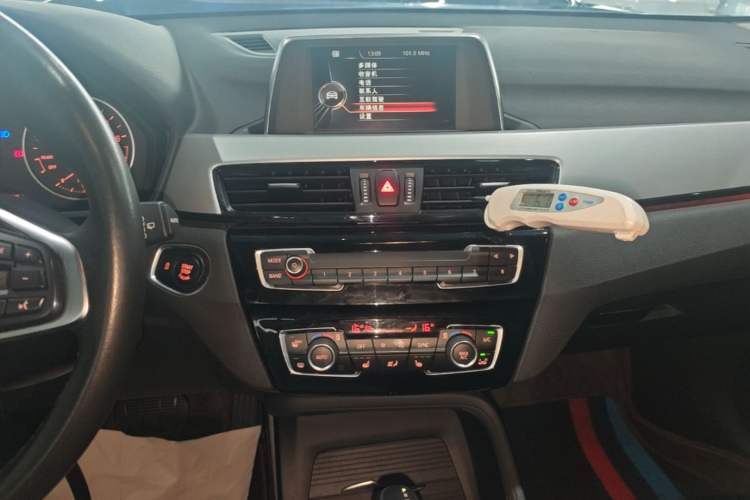 Used BMW X1 2016 sDrive18Li Premium Edition Audio And AC Panel