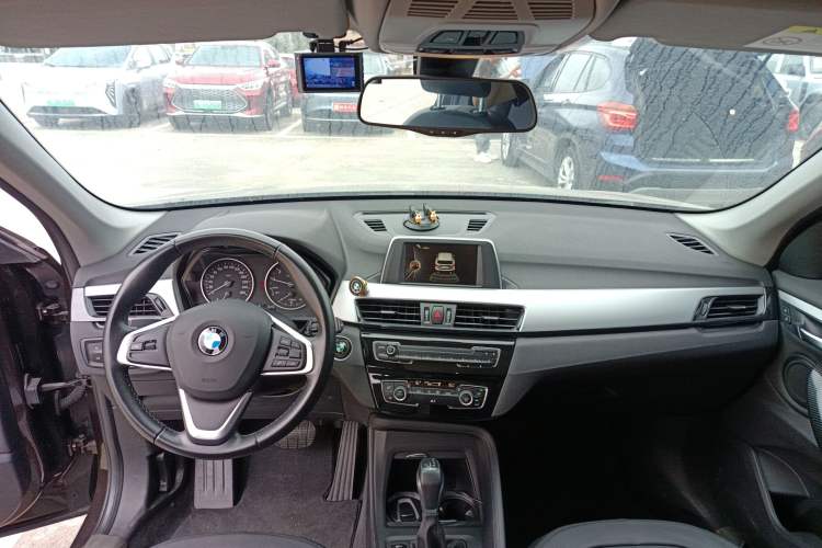 Used BMW X1 2016 sDrive18Li Fashion Model Center Console