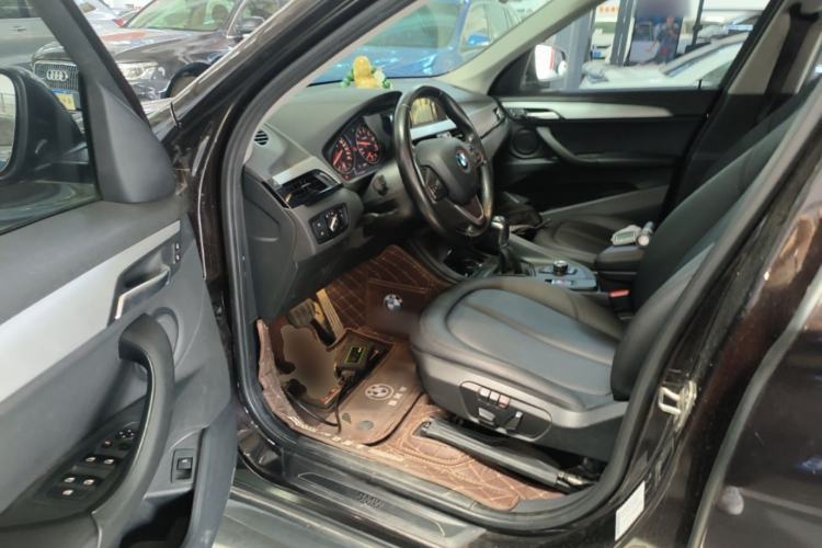 Used BMW X1 2016 sDrive18Li Premium Edition Driver Seat
