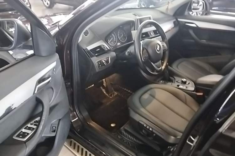 Used BMW X1 2016 sDrive18Li Premium Edition Driver Seat