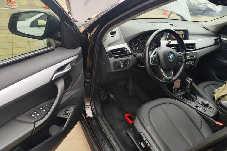 Used BMW X1 2016 sDrive18Li Premium Edition Driver Seat
