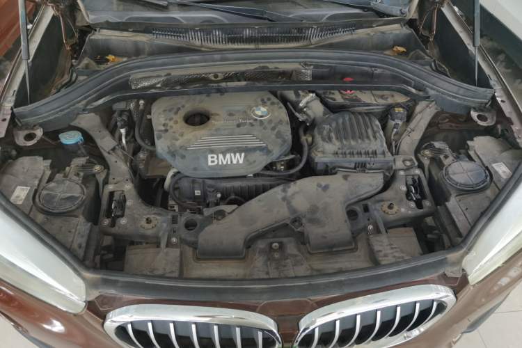 Used BMW X1 2016 sDrive18Li Fashion Model Engine Bay