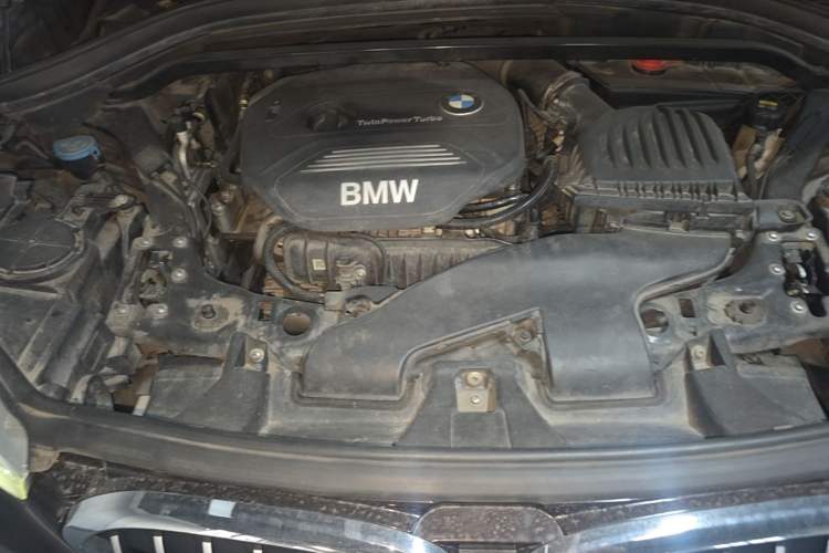 Used BMW X1 2016 sDrive18Li Fashion Model Engine Bay