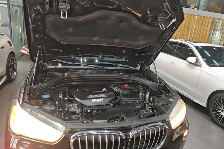 Used BMW X1 2016 sDrive18Li Fashion Model Engine Bay