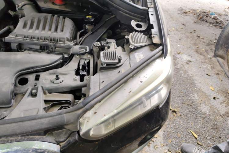 Used BMW X1 2016 sDrive18Li Premium Edition Engine Bay Left