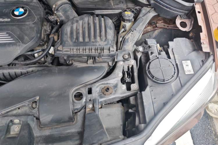 Used BMW X1 2016 sDrive18Li Fashion Model Engine Bay Left