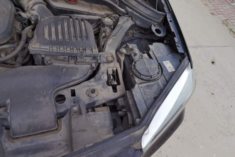 Used BMW X1 2016 sDrive18Li Fashion Model Engine Bay Left