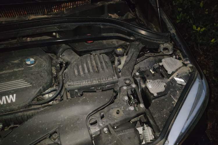 Used BMW X1 2016 sDrive18Li Premium Edition Engine Bay Left