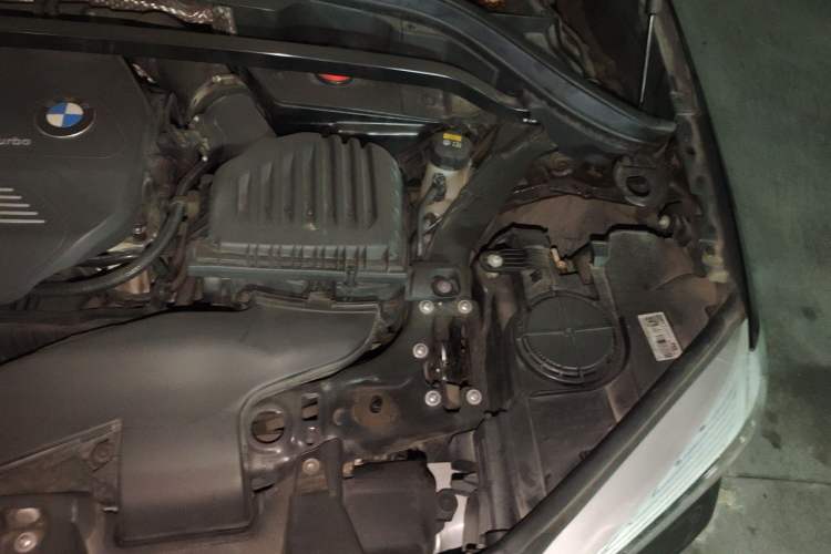 Used BMW X1 2016 sDrive18Li Fashion Model Engine Bay Left