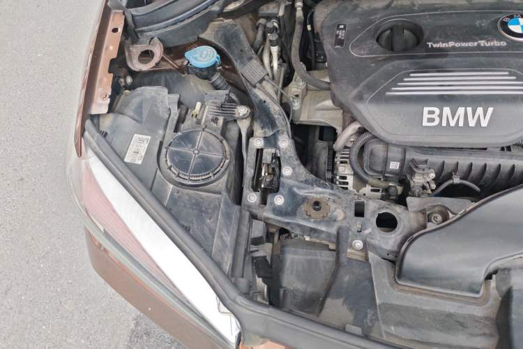 Used BMW X1 2016 sDrive18Li Fashion Model Engine Bay Right
