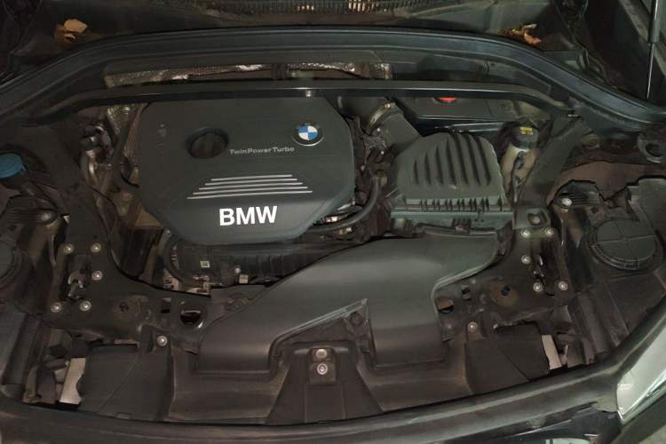 Used BMW X1 2016 sDrive18Li Fashion Model Engine Bay