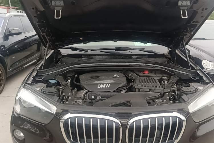 Used BMW X1 2016 sDrive18Li Fashion Model Engine Bay