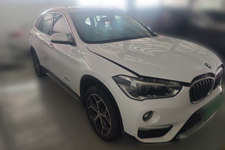 Used BMW X1 2016 sDrive20Li Luxury Model Front Right 45 Deg