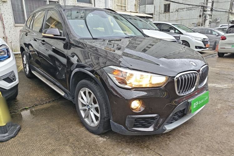 Used BMW X1 2016 sDrive18Li Fashion Model Front Right 45 Deg