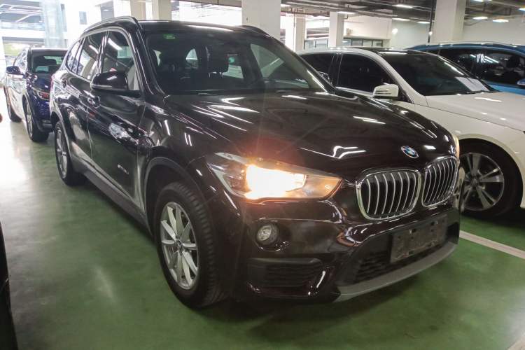 Used BMW X1 2016 sDrive18Li Fashion Model Front Right 45 Deg