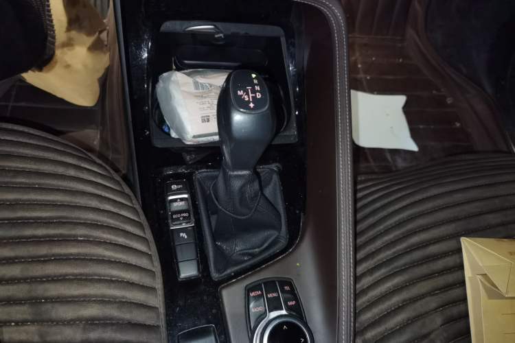 Used BMW X1 2016 sDrive20Li Luxury Model Gear Lever