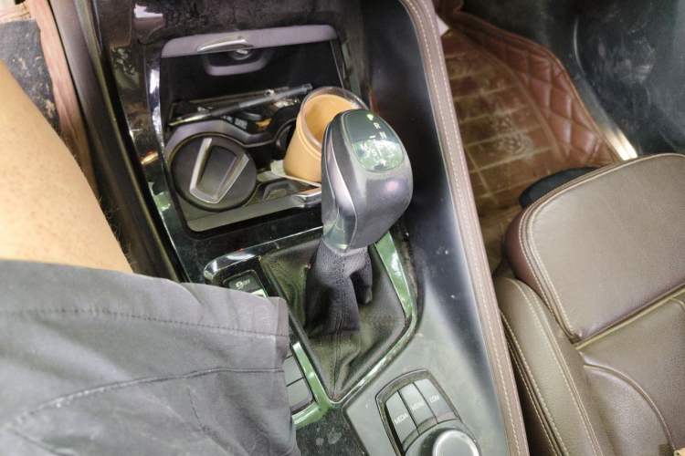 Used BMW X1 2016 sDrive18Li Premium Edition Gear Lever