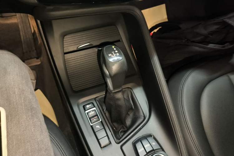 Used BMW X1 2016 sDrive18Li Premium Edition Gear Lever