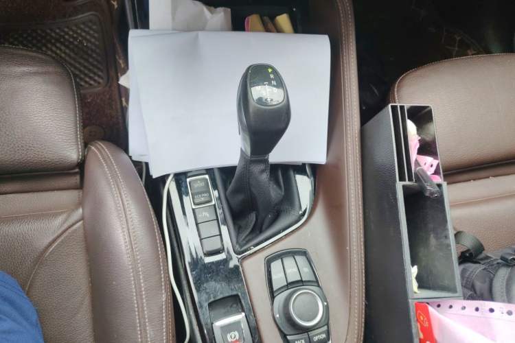 Used BMW X1 2016 sDrive18Li Luxury Model Gear Lever