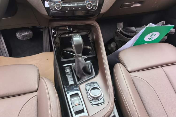 Used BMW X1 2016 sDrive20Li Luxury Model Gear Lever