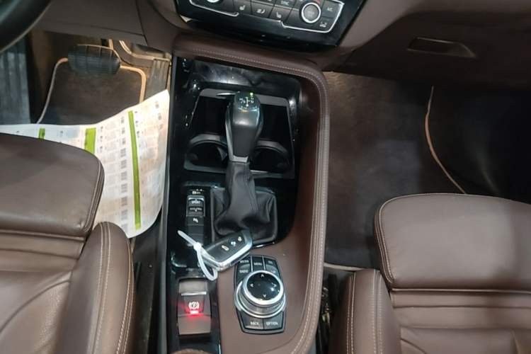Used BMW X1 2016 sDrive20Li Luxury Model Gear Lever