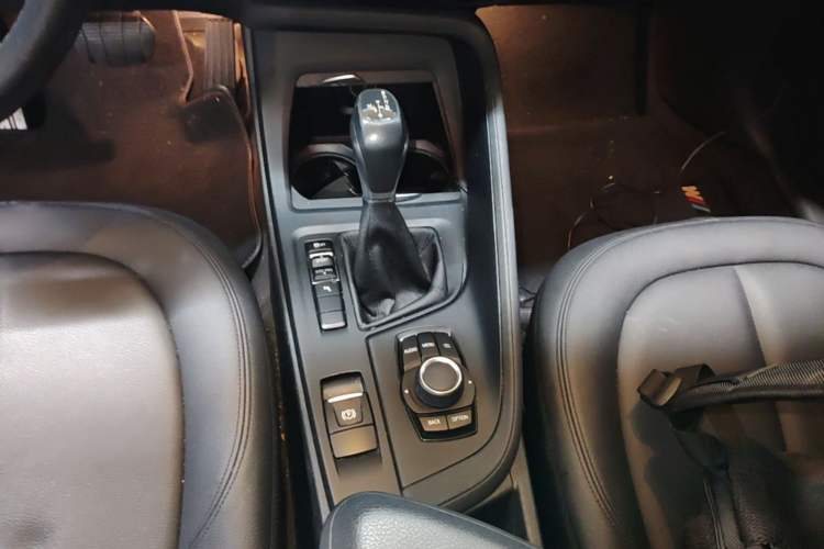 Used BMW X1 2016 sDrive18Li Premium Edition Gear Lever