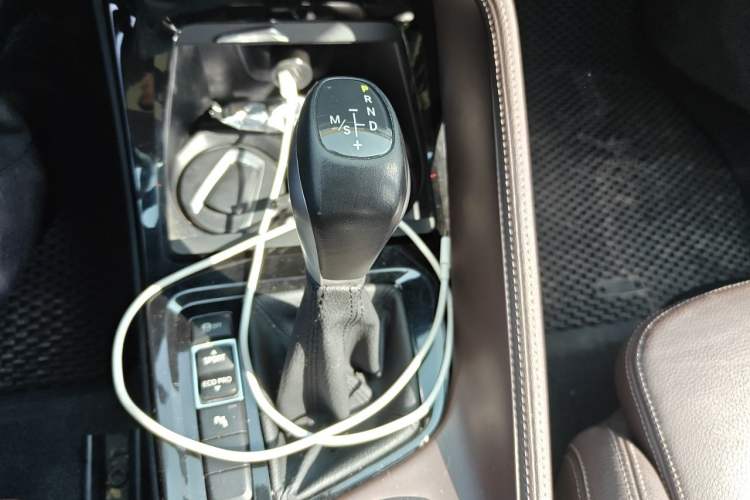 Used BMW X1 2016 sDrive18Li Luxury Model Gear Lever