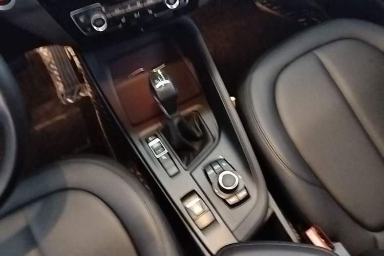 Used BMW X1 2016 sDrive18Li Premium Edition Gear Lever