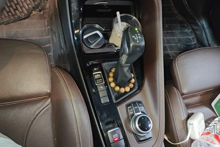 Used BMW X1 2016 sDrive20Li Luxury Model Gear Lever