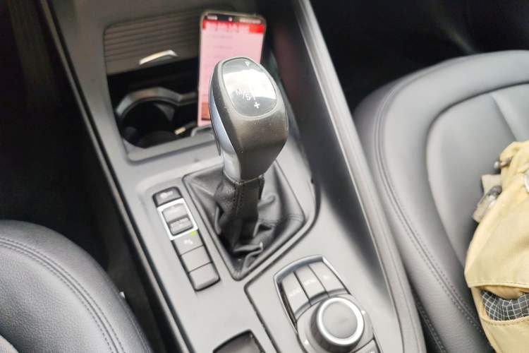 Used BMW X1 2016 sDrive18Li Premium Edition Gear Lever