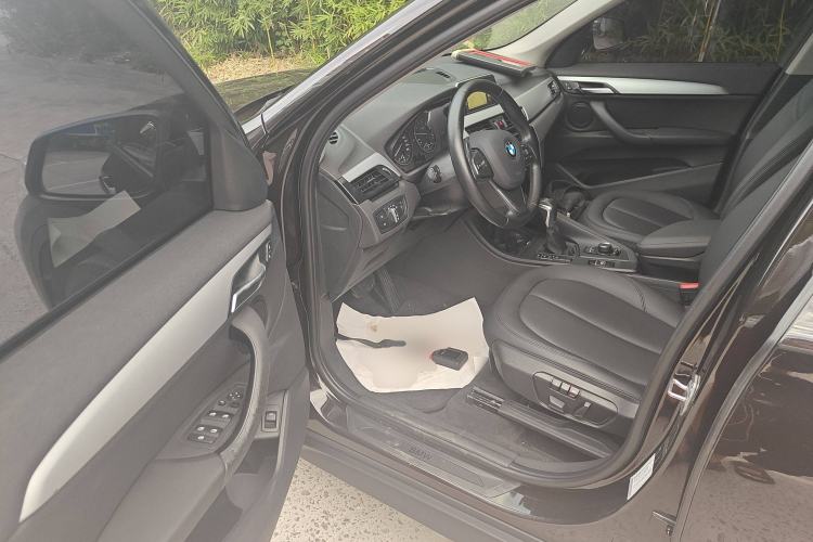 Used BMW X1 2016 sDrive18Li Premium Edition Interior 3