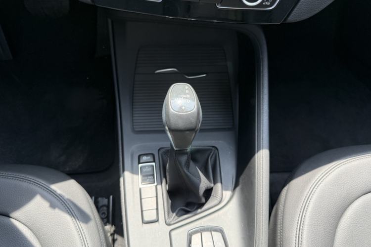 Used BMW X1 2016 sDrive18Li Fashion Model Interior 3