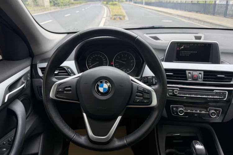 Used BMW X1 2016 sDrive18Li Fashion Model Interior 6