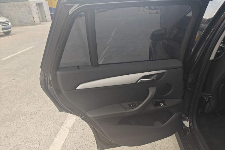 Used BMW X1 2016 sDrive18Li Premium Edition Interior 8