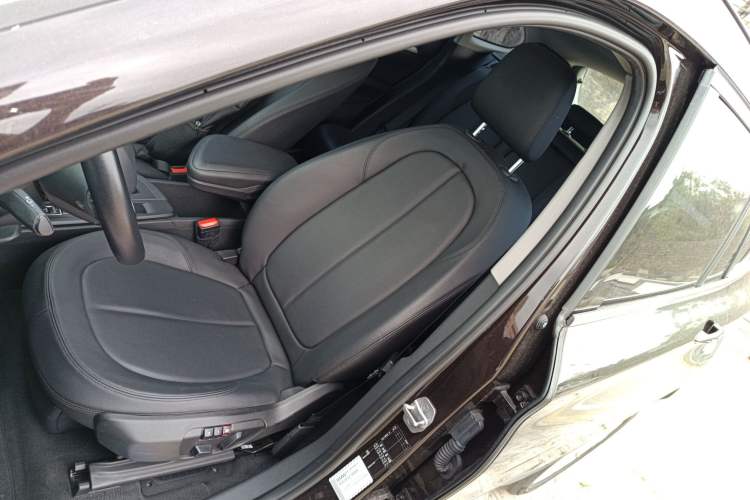 Used BMW X1 2016 sDrive18Li Fashion Model Left Front Seat